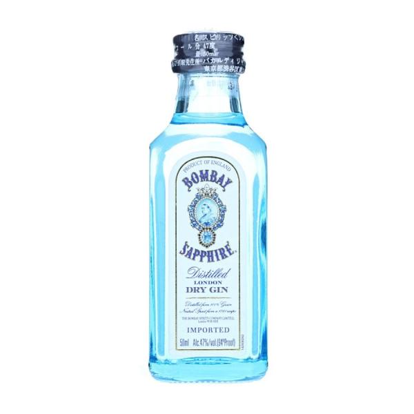 ボンベイ・サファイアのスムースな味わいの決め手になるのが、ボトルのサイドにも描かれている、世界中から厳選された10種類のボタニカル。独自の製法により、ボタニカルの香り高い部分だけを吸収させることで、スムースで複雑な味わいを作り出します。商品...