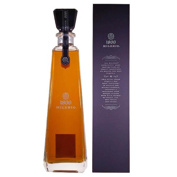 原料にアガベだけを使用したアガベ100％テキーラです。3年以上の樽熟成を経た商品だけが名乗れるエクストラアネホで、アメリカンオークの新樽で40カ月以上熟成した後、さらにコニャックの貯蔵で使用されたフレンチオーク樽で4カ月熟成しています。アガ...