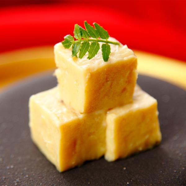 発酵が、豆腐を『濃厚なごちそう』に変える。山うにとうふは、豆腐を味噌床に約半年間じっくり漬け込む発酵食品です。時間をかけて発酵・熟成させることで、水分が抜け、旨味成分がぎゅっと濃縮。同時に、とろりとした食感と、まろやかな塩味、味噌由来の豊か...