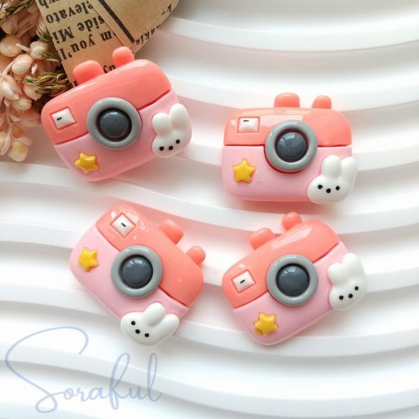 デコパーツ うさぎのカメラ 4個 貼付けパーツ D-0176