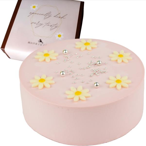 【パステルピンクのセンイルケーキ】Instagramでも最近よく見かけるようになったセンイルケーキ。シンプルなデザインに、お花やアラザンを飾って華やかに仕上げました。サンドのクリームは苺のコンポートが入っています。【贈り物に安心】お届けもの...