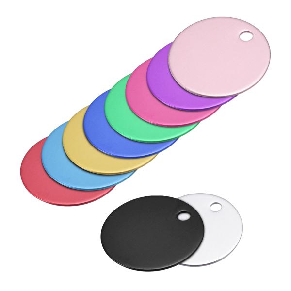 【本商品は海外出荷】お届けは通常20-30日を頂いております。丸い小さなアルミタグブランク両面彫刻。芸術的なフォント、数字や文字の単語、ラベル、写真などを彫刻するために広く使用され、ラベル、キーチェーン、チェーンペンダント、装飾品の装飾、お...