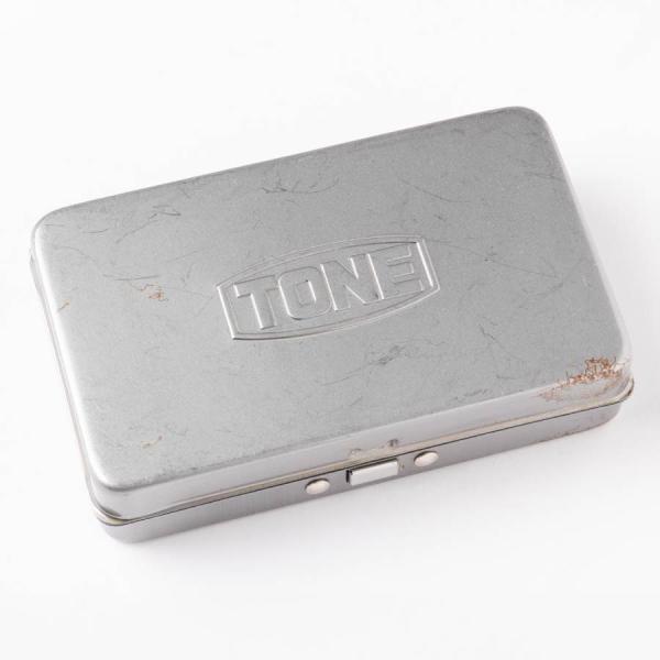 ★在庫限りのため、プレミアム会員価格の商品は返品・交換不可、通常のご利用範囲を超えるご注文につきましては、当社の判断にてキャンセルさせていただく場合がございます。あらかじめご了承ください★★TONE 別注 RAWカラーメタルケース人気のTO...