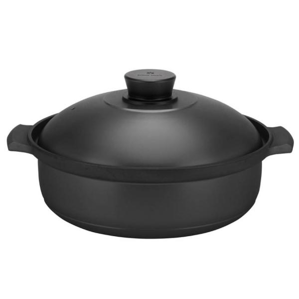 野宴鍋30サイズのブラックカラー。熱伝導に優れ、ムラなく調理できるアルミ鋳造の大型鍋。土鍋のフォルムを残しつつ、アウトドアでの使用にも耐えられるようにスノーピークが考案した、アルミニウム合金製の鍋。和洋食ジャンルを問わず鍋料理を楽しむことが...