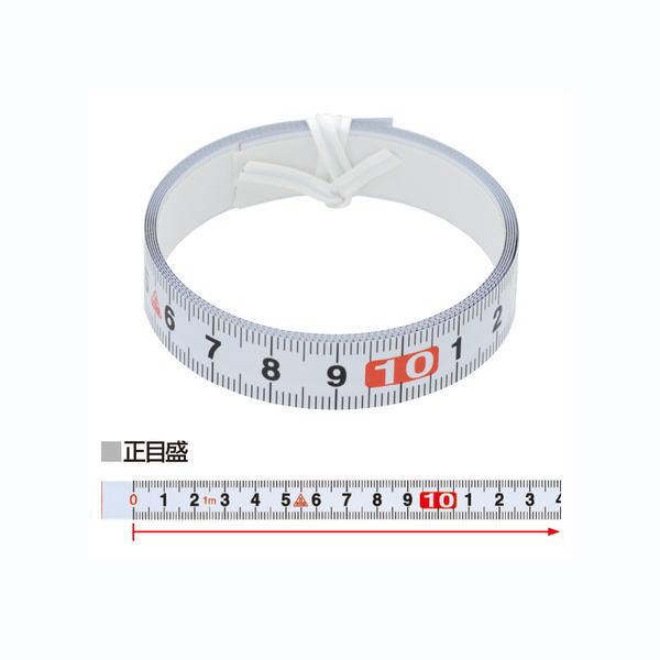 正目盛テープ材質：スチールテープの不要部分はハサミでカット可裏紙をはがすだけで、どこにでも貼付け可テープ厚さ：約0.3mm（粘着テープ含む）最小目盛単位：1mm追い番：10cm単位テープ材質：アクリル樹脂コート長さ 1m テープ巾 13mm...