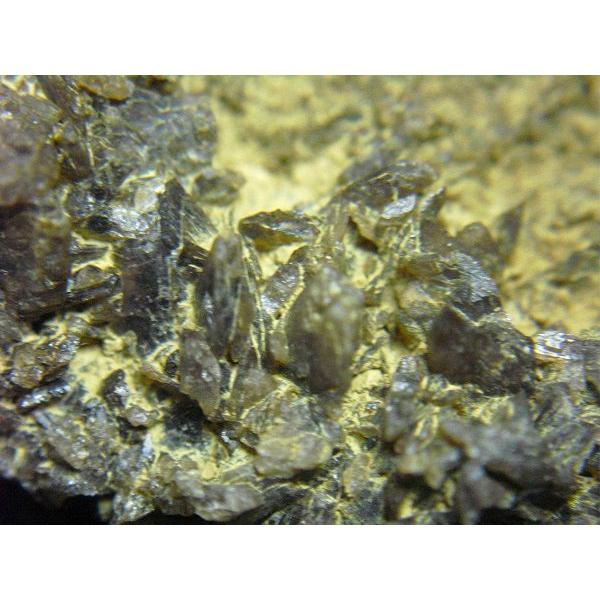 FERRO-AXINITE(S)ʌ|029