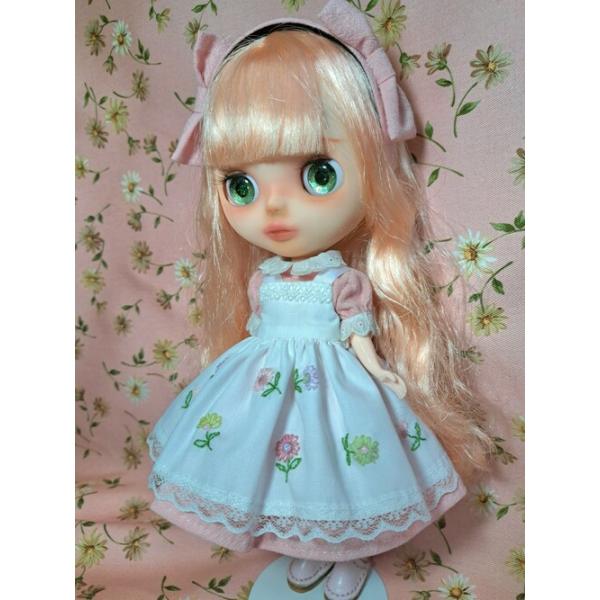 ネオブライス アウトフィット/comille「お花刺繍エプロンワンピース