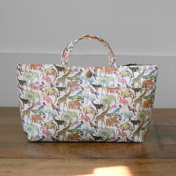 Floret London フローレットロンドン リバティプリント バッグインバッグ キューフォーザズー アイボリー Spicaplus スピカプラス 通販 Yahoo ショッピング