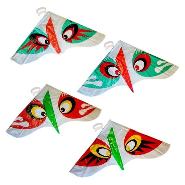 目玉柄のスポーツ型カイトです。色2色、目玉の柄が4柄あります。15mの糸付き