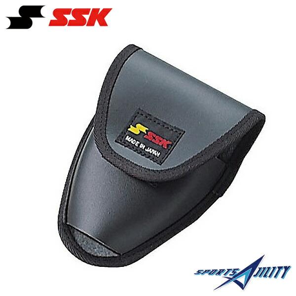 ●素材:合成皮革●仕様:ベルト通し付き●出荷単位:1個●生産国:日本掲載画像の色彩は、実際の商品と多少異なる場合があります。店舗連動在庫の為、品切れの場合は何卒ご容赦下さい。