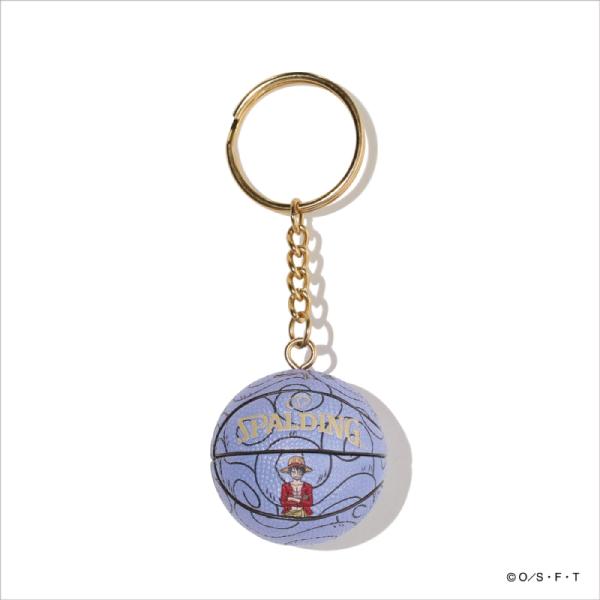【ONE PIECE × SPALDING】大人気TVアニメ『ONE PIECE』とのスペシャルコラボレーションアイテム。悪魔の実“ゴムゴムの実”デザインのキーチェーン。コンパクトなサイズ感でバッグや鍵に付けても邪魔にならず、おしゃれなアク...