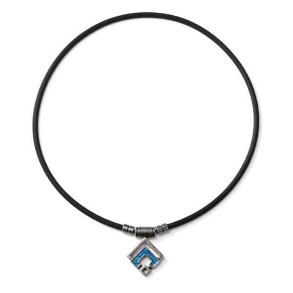 コラントッテ人気上位のTAO ネックレスα ARANから、人気漫画「北斗の拳」とコラボレーションした限定モデルが登場！トップとジョイントの金属部には耐蝕性の高いステンレスを採用し、七宝部には樹脂を用いて美しいコントラストを演出しています。K...