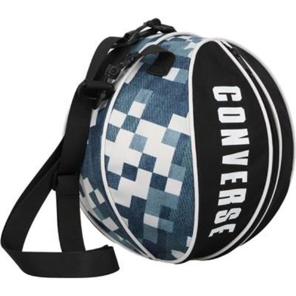 7号球のバスケットボールが入る一個入れケース。昇華プリントのデザインが目を引きます。トレンドのデジタルカモフラージュが目を引きます。ショルダーはもちろん、フック付きなのでバックパックにも装着が可能です。■メーカー：CONVERSE コンバー...