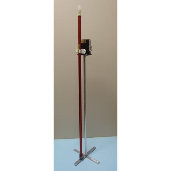 軽くて扱いやすく、倒れにくい仕上げにしました矢とクリーナーを入れられるボックスも付き底部の部分はドライバーで着脱可です。尚商品は本体のみとなります。筒・矢・クリーナー等は別途お買い上げください。底板長250mmシャフト長778mmカゴ部外寸...