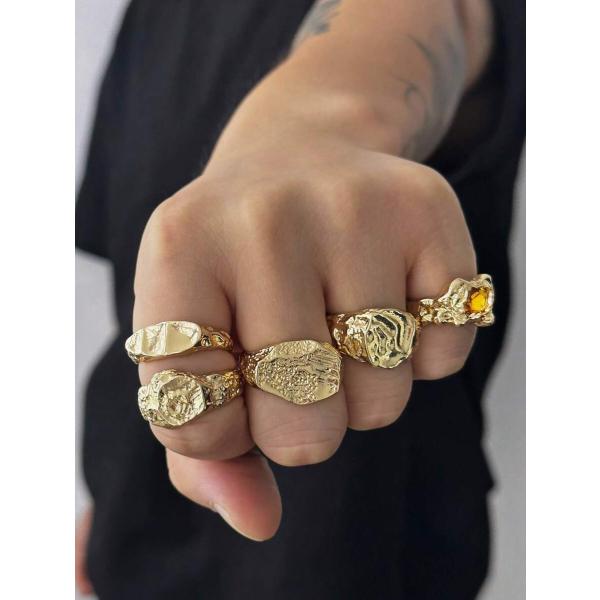 着用時期 : デイリー要素 : レタースタイル : カジュアルカラー : Yellow Gold素材 : 亜鉛合金