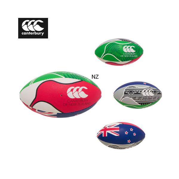 カンタベリーのルーツであるNEW ZEALANDをイメージしたデザインの、合成ゴム製のミニサイズラグビーボールです。プレゼント・サインボール・室内ディスプレイなどに人気です。約H22×W12cm素材：天然ゴム※ラグビーボールには、ラテックス...