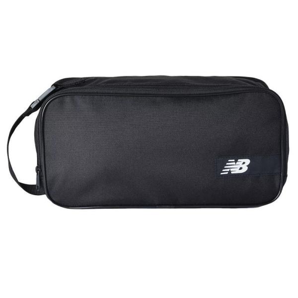 スパイクなどの収納にも対応する厚手の600Dポリエステルを使用したシューズケース。着脱式のストラップでバックパックやダッフルバッグに装着可能。本体背面にメッシュポケット付き。出し入れしやすいフルジップ仕様。通学やクラブ活動、スポーツジム用と...