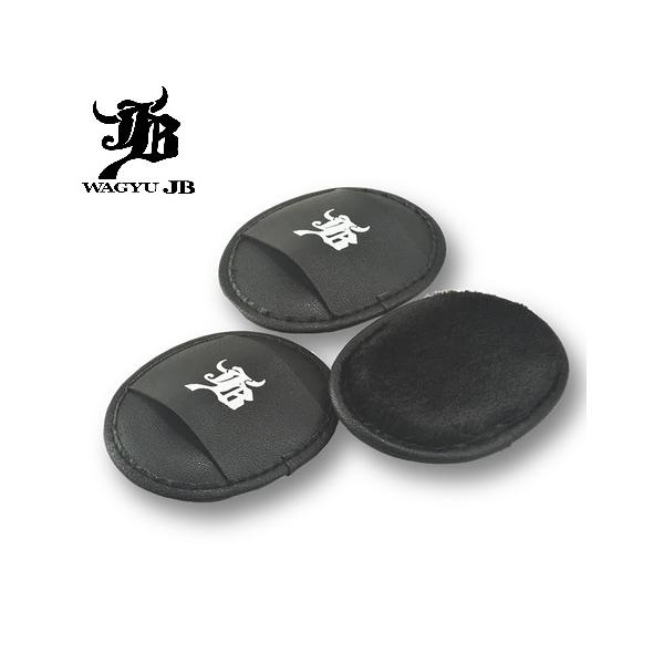 和牛JB/ムートン1個入り最後の仕上げはコレ。革の表面をムートンで磨くことで、革の脂が表面に馴染み、綺麗な艶が浮かび上がります。・メーカーおススメの使い方！プロティオスを吹きかけて乾燥後ムートンで磨いてツヤを出します。JBムートンはコンパク...