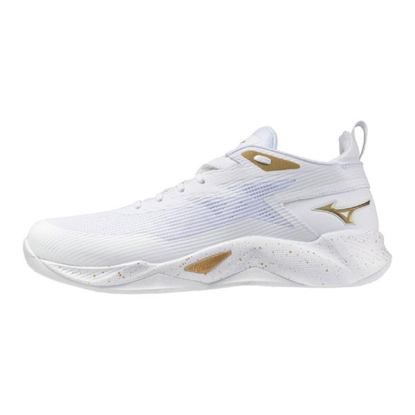 1on1の局面に負けない、横への動きに対するパフォーマンスに特化したモデル足首周りから、かかとのフィッティングと安定性を高める構造のDyna-Heel Lockで、シューズと足の一体感を高め、ズレを軽減。ローカットでも高い安定性を追求。足の...