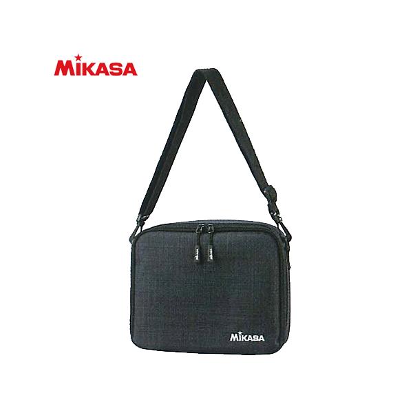 ＜商品説明＞■メーカーMIKASA/ミカサ■サイズ26×21×7cm■素材ポリエステル(裏打ちPVC)■生産国中国製■備考●簡易撥水素材使用●FIVB刺繍入り●審判用品●この商品に収納物は含まれません。-------------------...