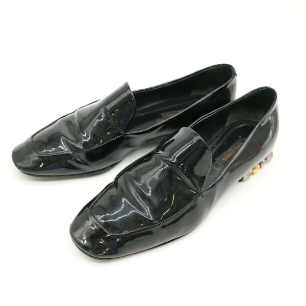 ルイヴィトン　LVロゴ金具　エナメル　ヒールパンプス　ブラック　黒　35 ルイヴィトン LVロゴ金具 エナメル ヒールパンプス ブラック 黒