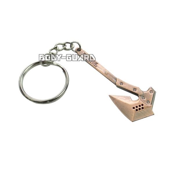 ■　商品説明合金製の斧型キーホルダーです。プラスチック製に比べて頑丈で重厚感があります。このデザインに惹かれる方も多いでしょう。特徴的なフォルムは、自分の趣味や好みをさりげなくアピールできます。■　サイズ全長　約6.6cm（斧のみ）キーホル...