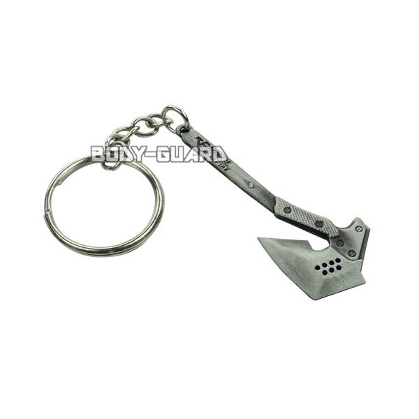 ■　商品説明合金製の斧型キーホルダーです。プラスチック製に比べて頑丈で重厚感があります。このデザインに惹かれる方も多いでしょう。特徴的なフォルムは、自分の趣味や好みをさりげなくアピールできます。■　サイズ全長　約6.6cm（斧のみ）キーホル...