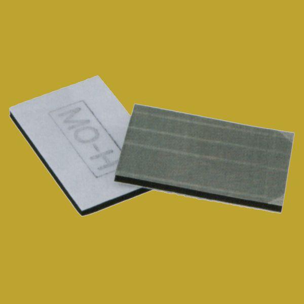 仕様・・スーパーアシレックス　シート（85ｍｍ×130ｍｍ）用※ミシン目で半分にカットしたサイズネオプレーン材質硬度8度・厚み6ｍｍ○サンダー用・マジック式用途・特長オービタルサンダー用。硬度8度ネオプレーン材質の為、ある程度研ぎ込む作業に...