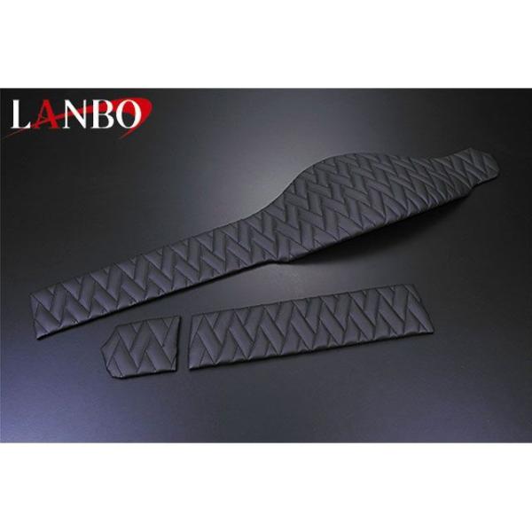6月21日までけ限定値下げ　ハイエース　ダッシュボードパネル ブラック LANBO 内装パーツ・用品 レザーダッシュボードパネル タイプLUXE 200
