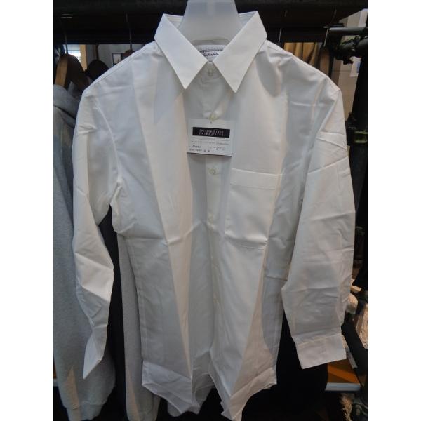 ＳＡＬＥ！！処分品！！ポーカーフェイスPokerFace男子平衿長袖ベーシックカッターシャツ男子学生用長袖カッターシャツ　標準型背面　サイドタック　生地シルクホワイト素材　ポリエステル65%　綿35％処分品の為、少しの汚れがあるかもしれませ...