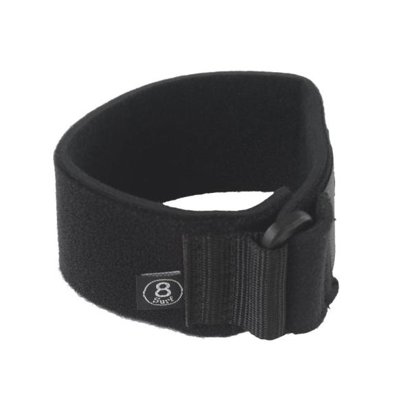 足首に装着することで、浸水を軽減できるウォーターブロックフットバンド。ウェットスーツ同様に若干の伸縮性のあるネオプレーン生地を使用することで、締め付け感を軽減しています。1本組サイズ  Free※リーシュコードをしない方へ装着ください。※膝...