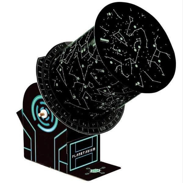 手作りプラネタリウムで星空観察！ピンホール型プラネタリウムの組立キットです。季節や時間ごとの星空の移り変わりが学習できます。 様々な緯度で見られる星空を映し出すことができます。【セット内容】本体台紙×1、土台台紙右パーツ×1、土台台紙左パー...