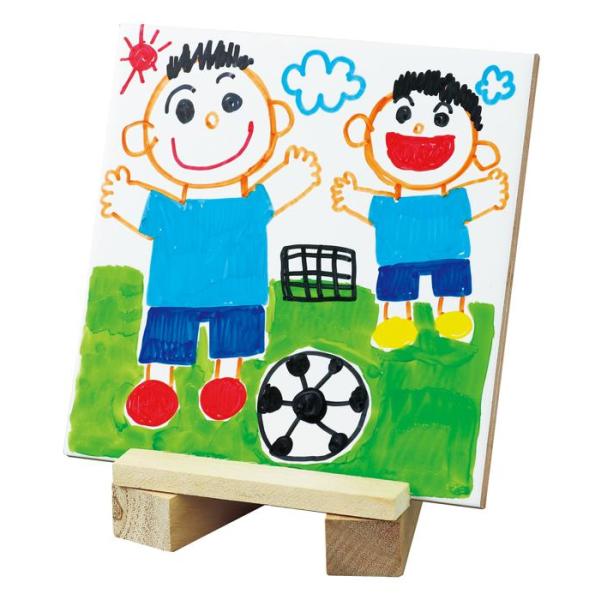 ペンでお絵かきができる陶器のタイルと木製のスタンドのセットです。商品サイズタイル：148×148×6mmセット内容タイル、木製スタンド、説明書　各1