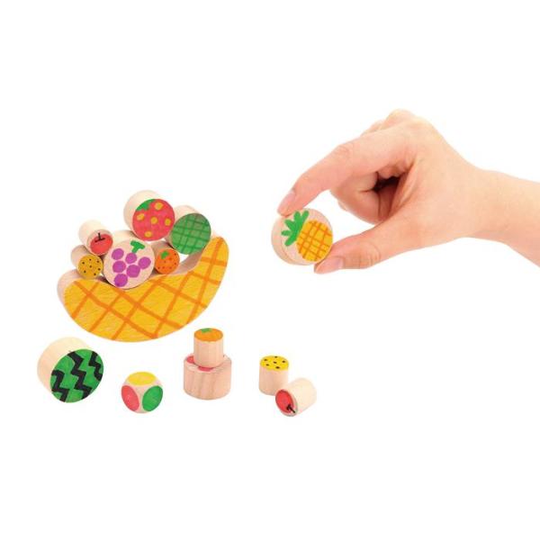 塗料を使用していない白木のバランスゲームです。商品サイズ70×120×17mmセット内容サイコロ×1、コマ小×6、コマ中×3、コマ大×3