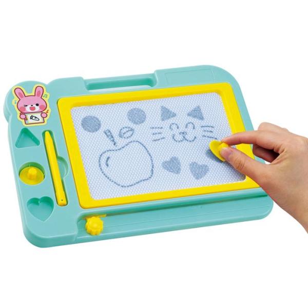 マグネットスタンプがついたおえかきボードです。子どもの想像力を伸ばしてくれ、知育玩具として最適です。何度でも描くことができて汚れる心配もありません。お子様の文字学習、おえかきに最適です。おえかきは子どもの右脳を鍛えることができ、想像力を育て...