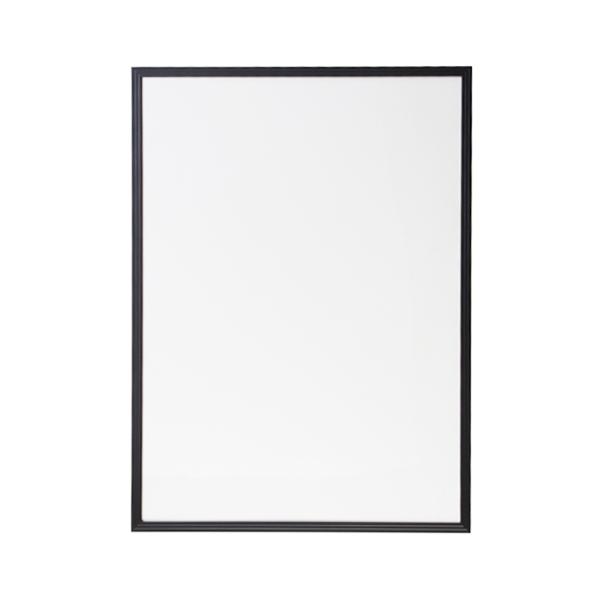 ●規格：Ｂ２判●収容寸法：縦７２８×横５１５ｍｍ●重量：７２０ｇ●フレーム幅：１４ｍｍ●厚：８ｍｍ●収納可能厚：約０．６ｍｍ●材質：表面 シート＝再生ＰＥＴ，裏板＝グリーン ボード紙，フレーム＝アルミ●ひも付●ビニール袋入