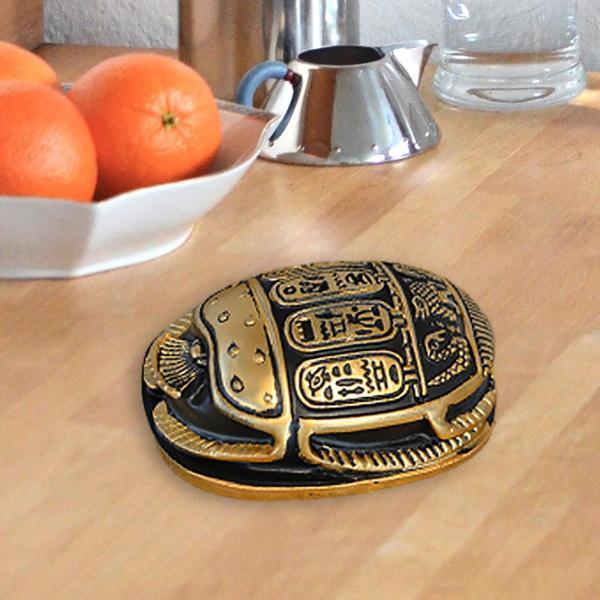 リビングルームの収集可能なギフトのための古典的なエジプトのお守り