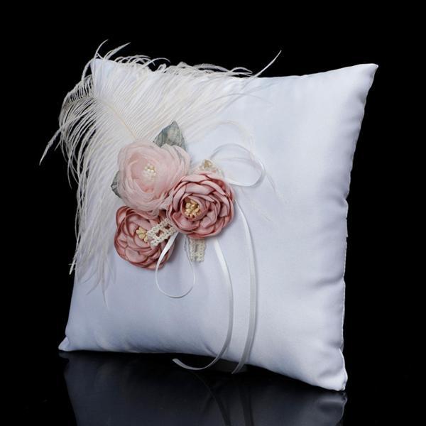 説明:結婚式の装飾用品:結婚式の花の女の子のバスケット花.花びら.キャンディー.その他のノベルティを保持するために使用できます.結婚式の枕:リング枕ベアラークッション.スロー枕.クッション.ベッド枕などとして使用できます.素材:高級プラスチ...