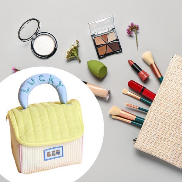 説明:[特徴]: このメイクアップバッグは鮮やかな色と遊び心のあるデザインが特徴で.旅行中にスタイリッシュで目を引くアクセサリーになります. [スムーズなジッパーを備えた広々とした内部]: バッグにはスムーズなジッパーを備えた広い内部スペー...