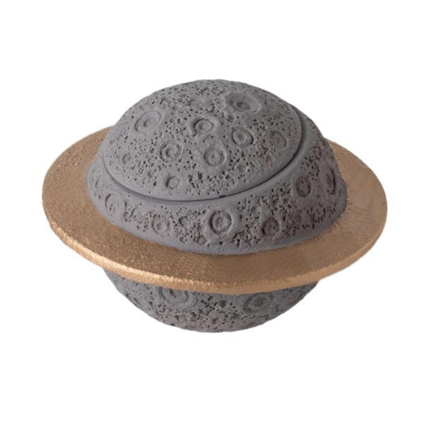 説明:[特徴]: このペット骨壷は強力な密閉性を備えており.愛するペットの遺灰を安全に保管し.保護します. [素材]: セメント製のこの骨壷は頑丈でエレガント.愛するペットの遺灰を長期にわたって保護します. [コンパクトサイズ]: 高さ16...