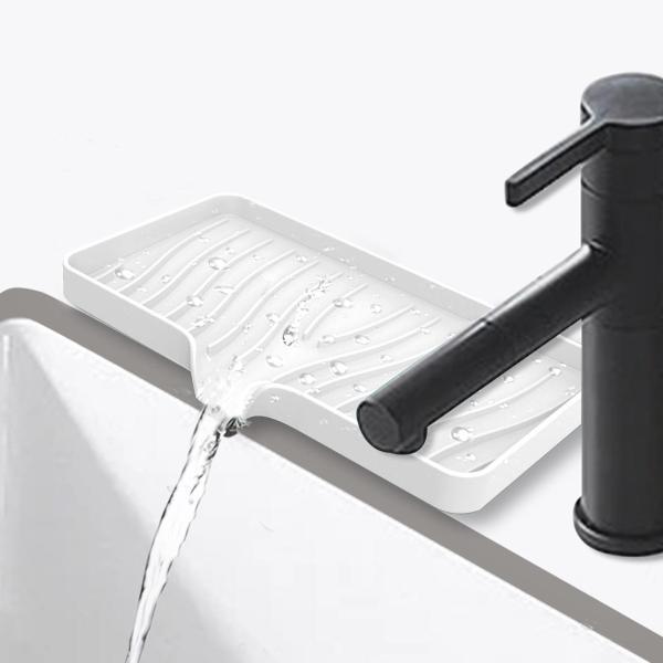 説明:SILICONE MATERIAL:耐久性のある高品質のシリコンで作られたこの石鹸皿.自動排水:このシリコンソープディッシュホルダーは.石鹸を乾いた状態に保つために自動的に排水する傾斜したが特徴です.滑り止め:縞模様を上げると.水が石...