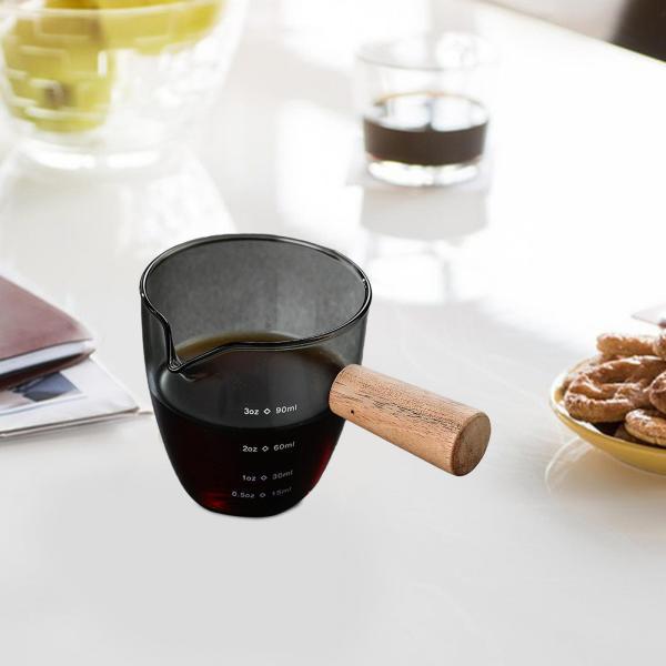 説明:[ガラス計量カップ]: 高ホウケイ酸ガラス製の計量ミルクマグ.耐熱性.熱安定性が良く.電磁調理器で沸騰させることができます.[人間工学に基づいたハンドル]: 木製ハンドルでデザインされたコーヒーミルクマグは.注ぐときに快適でグリップ力...
