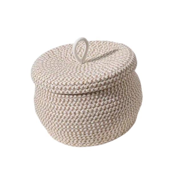 説明:[素材]: 丸型バスケットは綿ロープ素材で作られており.しっかりと編まれ.仕上がりが良く.カバー付きで防塵.変形しにくく.頑丈で耐荷重性が強いです. [シンプルなデザイン]: 蓋付きの収納バスケットはシンプルでモダン.ファッショナブル...