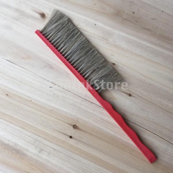 説明:実用的な蜂ハイブブラシ。 あなたの蜂に優しいように、柔らかい馬の毛から作られました。 蜂に害を与えない特別な柔らかい剛毛。 あらゆる種類の巣箱でハチを作業するときに持っておくと非常に便利なアイテムです。 巣箱の検査中および蜂蜜の除去中...