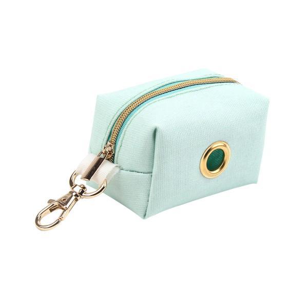 説明:丈夫な素材: 当社の犬用うんちバッグホルダーは高品質のキャンバス製で.耐摩耗性.耐傷性.耐久性に優れ.軽量で持ち運びが簡単です.携帯用: このうんち袋ディスペンサーは側面に穴があり.ジッパーを開けずにゴミ袋を簡単に引き出すことができま...