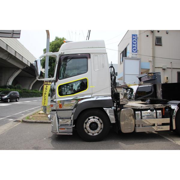 ふそう スーパーグレート(H8.6〜ON) 安全窓枠 鏡面 : ステンレス ふそう スーパーグレート(H8.6〜ON) 安全窓枠 鏡面 : ステンレス