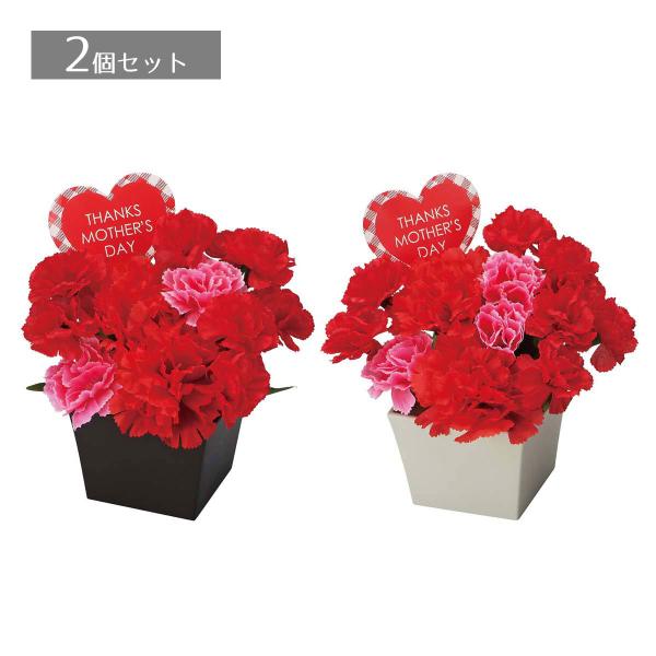 「THANKS MOTHER'S DAY」の文字入り、卓上の母の日アレンジメント。商品棚やレジカウンター、受付に飾って春らしい店舗ディスプレイに。●素材／ポリスチレン・ポリエステルベース：プラスチック●サイズ／幅15×奥行10×高さ19cm...