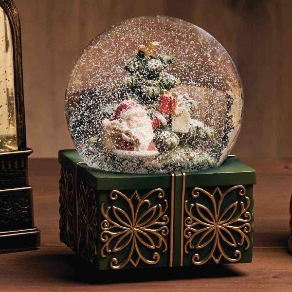 振ると細かな雪が舞うスノードーム。手巻き式のオルゴール付きです。テーブルや商品棚、レジカウンターやショーケースのクリスマスディスプレイに。オフィスやクリニックの受付にもおすすめのクリスマス飾りです。●素材／ポリレジン・ガラス・液体●サイズ／...
