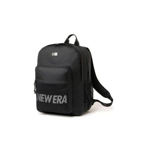 【コメント】通学等に適した四角い形状で効率的な収納が可能な大容量バックパック。・外側にはメッシュポケットを配備・外側のポケット内にはインナーフックを配備・ラップトップPCを保護する収納ポケット・ドリンクなどの携帯に便利なサイドポケット※キャ...