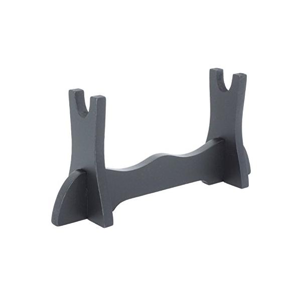 材質：圧縮木材；カラー：ブラックサイズ：21x5.5x10cm（長さｘ幅ｘ高さ)；商品の重量：90g上部の半円形の部分の直径：2cm，刀の幅は2cm以上ではいけないです。適用範囲：25cm以上の刀に適しています。パッケージ：横刀掛けx1